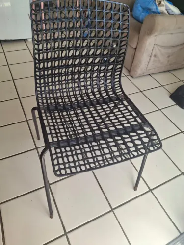 Cadeira de metal