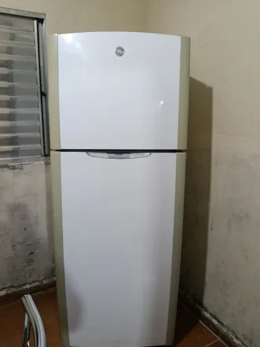 Geladeira GE FROST FREE