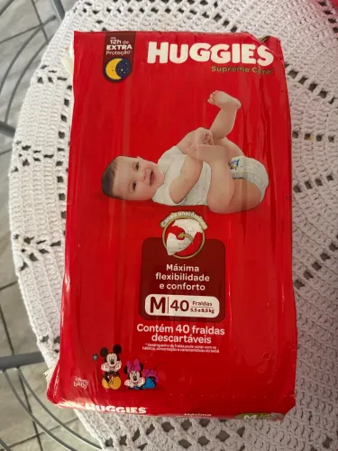 Fraldas Huggies M