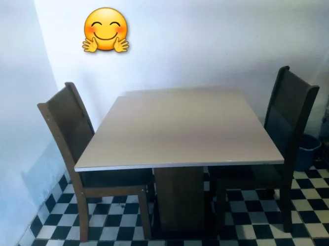 MESA DE MADEIRA MACIÇA COM VIDRO MESA GRANDE NOVISSIMA TOP VAI BRINDE 2 CADEIRAS