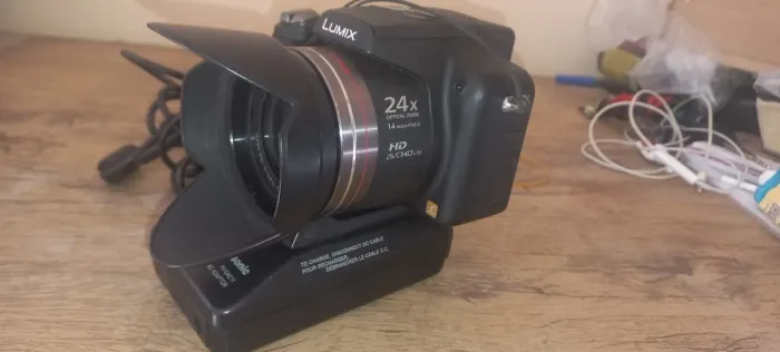 Máquina Fotográfica Panasonic Lumix DMC-FZ40