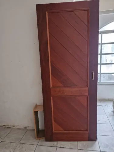 Porta de correr de madeira