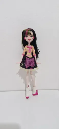 Monster High Draculaura Art Class