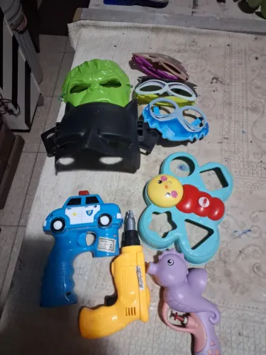 Lote com 9 brinquedos
