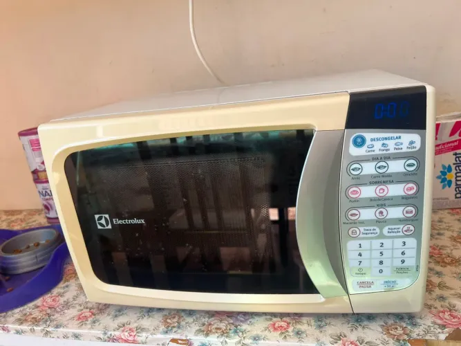 Microondas Eletrolux 23 litros 