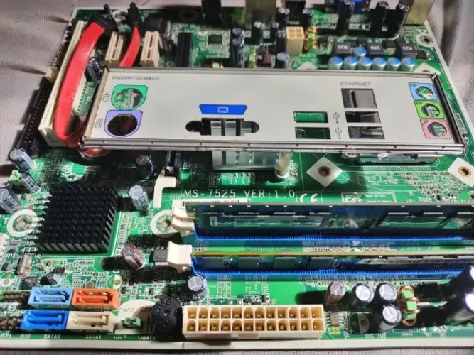 Kit 775 - Core2Duo E7500 + Placa Mãe MSi 7525 + 3gb ram DDR2