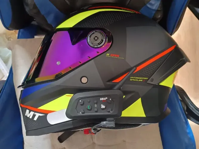 Vendo Capacete MT HELMETS com comunicador Ejeas Pro V6 e visor espelhado novo 