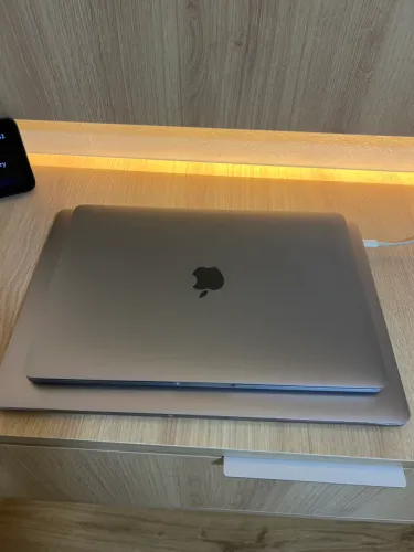 MacBook Pro I5/8gb flash/SSD 250gb