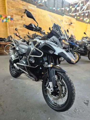 Bmw 1200 adventure não é nc750x 