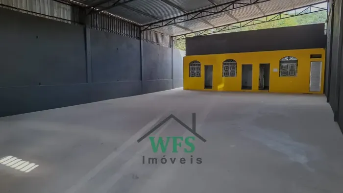 Excelente galpão com 320m² com localização estrategica