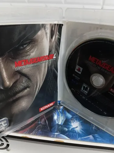 Vendo Metalgearsolid4 ps3 em perfeito estado