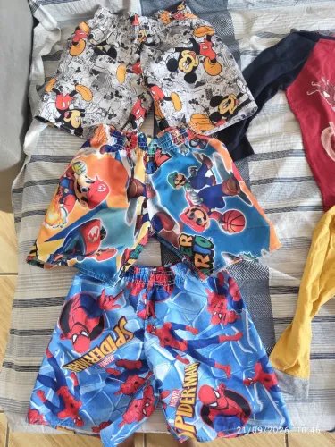 Blusas e shorts criança 3 e 4 anos excelente estado