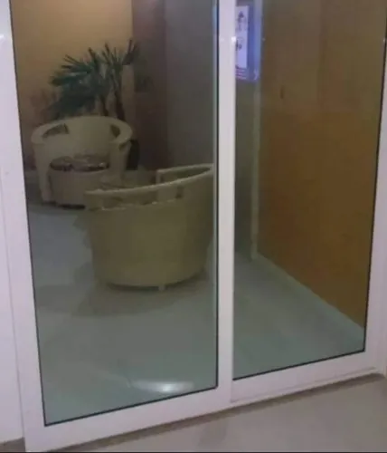 PORTAS DE VIDRO E JANELAS