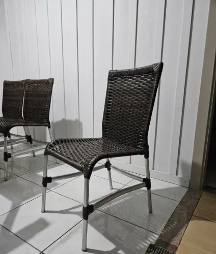 Conjunto mesa de jantar com 6 cadeiras