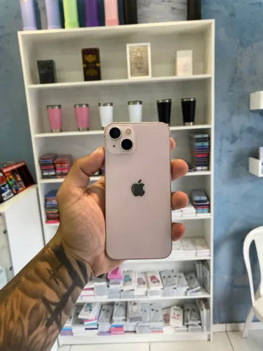 ?iPhone 13 impecável de 128GB com caixa e garantia.