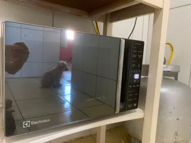 Micro-ondas funcionando 100%- ótimo custo- benefício