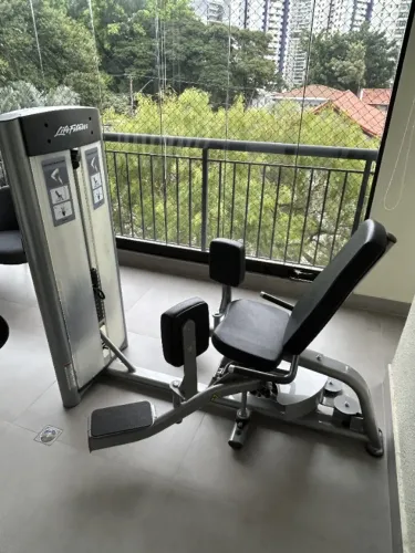 Life Fitness - Aparelho Adutor e Abdutor OSHAA Optima Series - Lifefitness