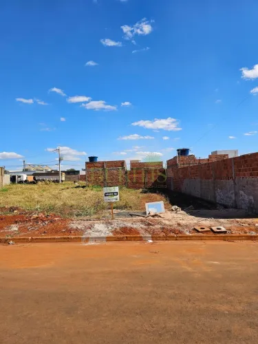 Terreno à venda em Rio Verde, Loteamento Reserva do Parque, com 300 m²