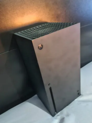 Xbox Series X seminovo + 2 controles originais