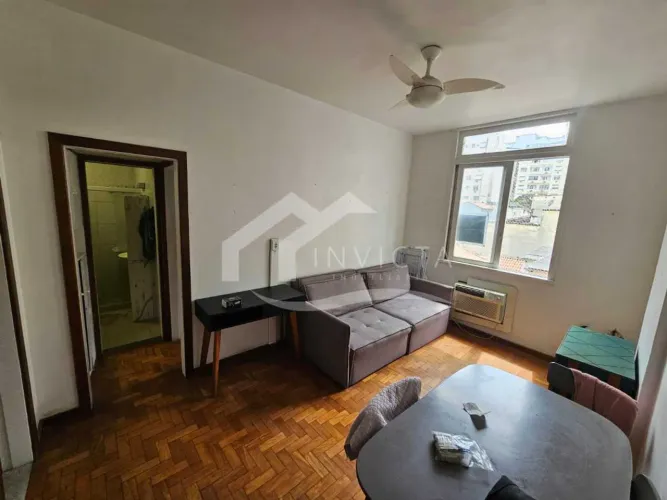 Incrível oportunidade de quarto e sala com vaga na escritura próximo da praia e do metrô