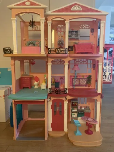 Casa da Barbie Dreamhouse 3 andares com elevador e piscina - completa e mobiliada