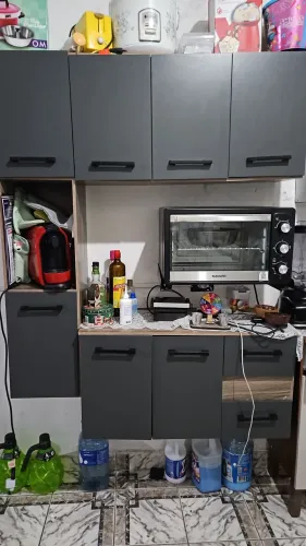 Armario de cozinha usado em ótimo estado.