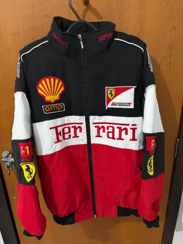 Jaqueta Ferrari, excelente estado, tamanho GG