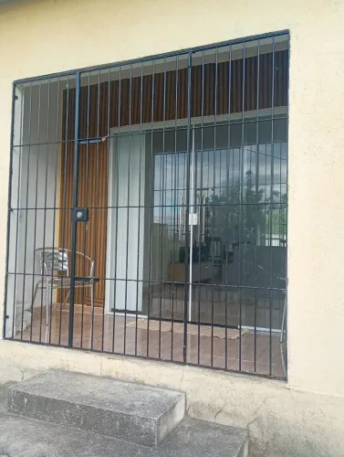 CASA COM PISCINA EM GRAVATA/PE.