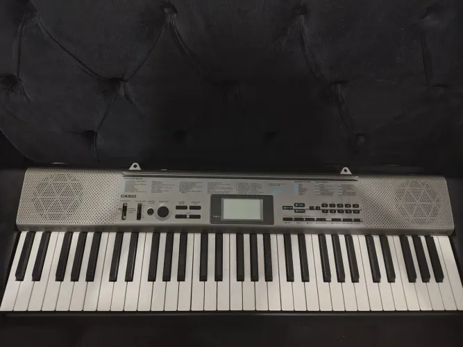 Teclado Casio CTK 1300 - (61 teclas)