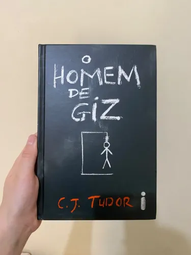 O Homem de Giz- C. J. Tudor (editora intrínseca)