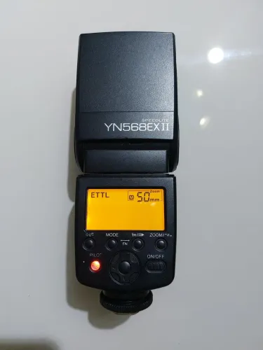 Flash Yongnuo YN 568 EX II (Com defeito / Para conserto ou peças)