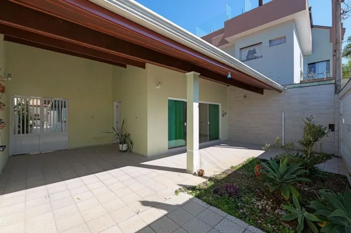 Casa à Venda em Jardim Barra de Jangada, Peruíbe - SP