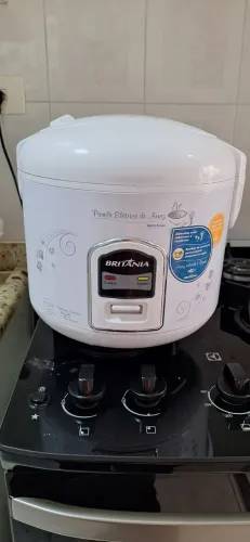 Panela de arroz Britania PA10 sem uso