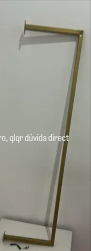 Arara d roupa e gaveta