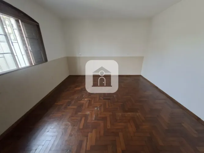 Casa para locação no bairro Brasil
