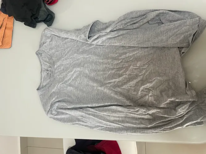 Camiseta Longa Cinza Basica