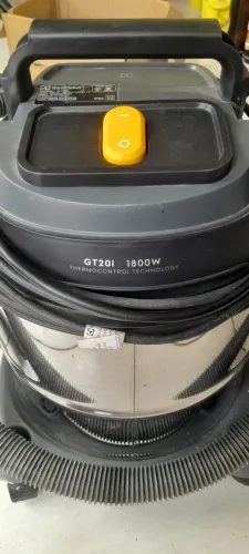 Vendo aspirador de pó Electrolux 1800 w precisando de reparo não tá ligando