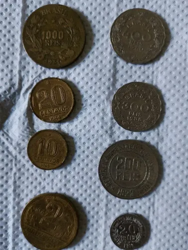 Moedas mas de 100 anos 