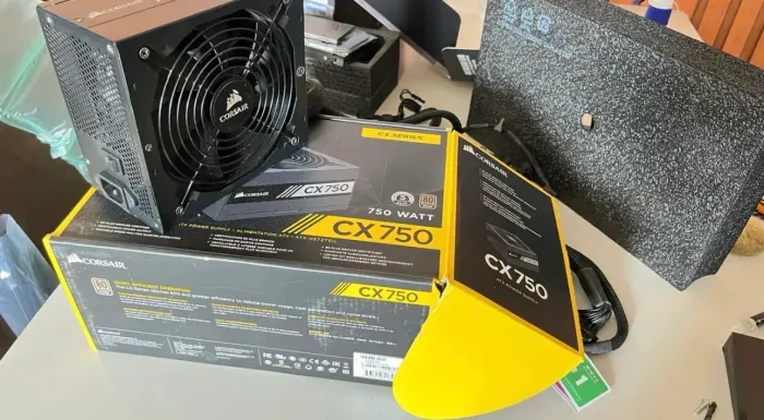 Fonte Corsair CX750