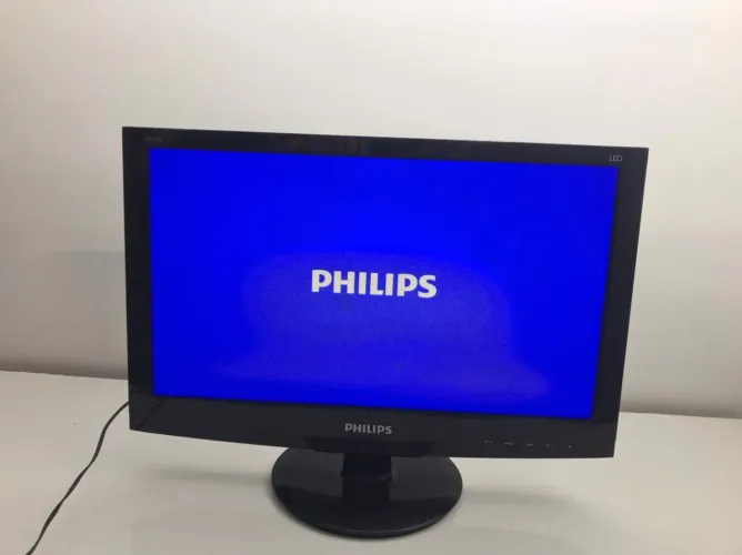 2 Monitores 60hz , 150 reais nos dois juntos com cabo da fonte