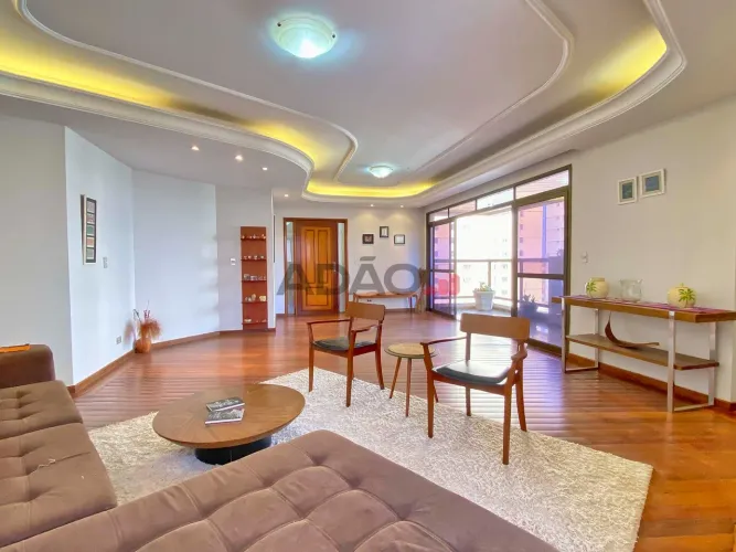 Edifício MADRID Apartamento com 4 Quarto(s) e 6 banheiro(s) à Venda, 218.00 por R$ 975000.