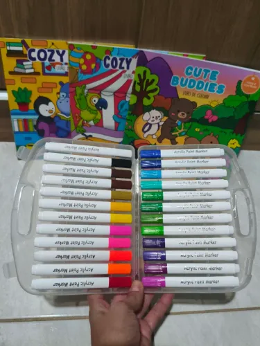 Kit Bobbie Goods 3 Livros De Colorir + Marcador Acrílico