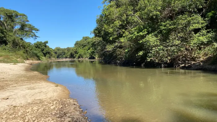 Chácara de 20mil mt em Goiás velho com rio vermelho no fundo!