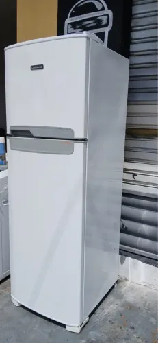 Vendo geladeira continental 3 meses de garantia 1.800 preço negociável