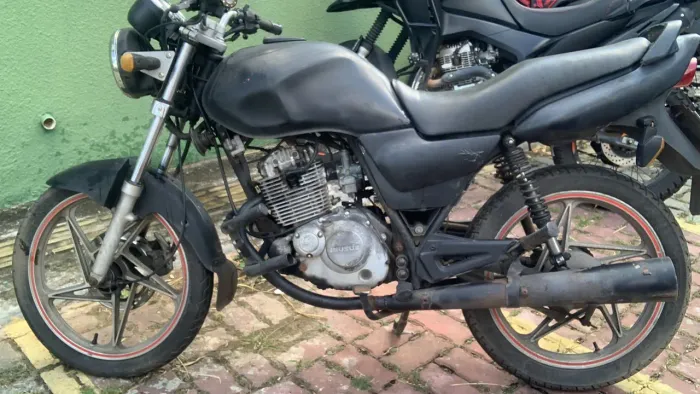 Vendo suzuki yes 125 com problema na eletrica
