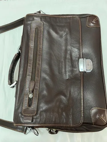 Bolsa transversal de couro para trabalho