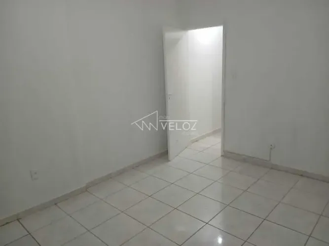 Apartamento - / Residencial / Centro