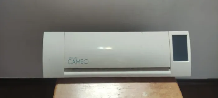 Silhouette Cameo 2 em Excelente Estado Ideal para Personalizados, Adesivos e Papelaria