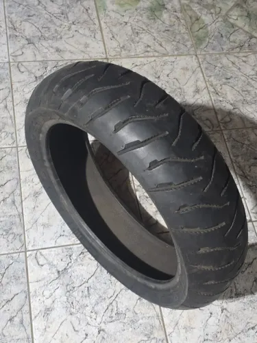 Pneu moto grande