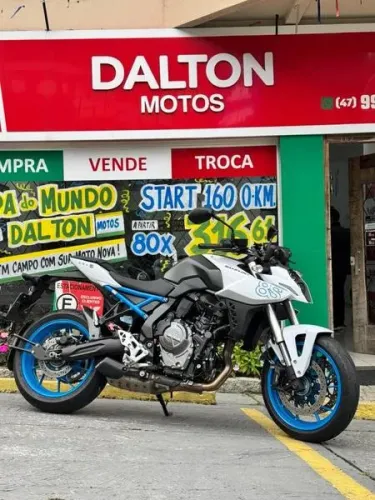SUZUKI GSX-8S 2025